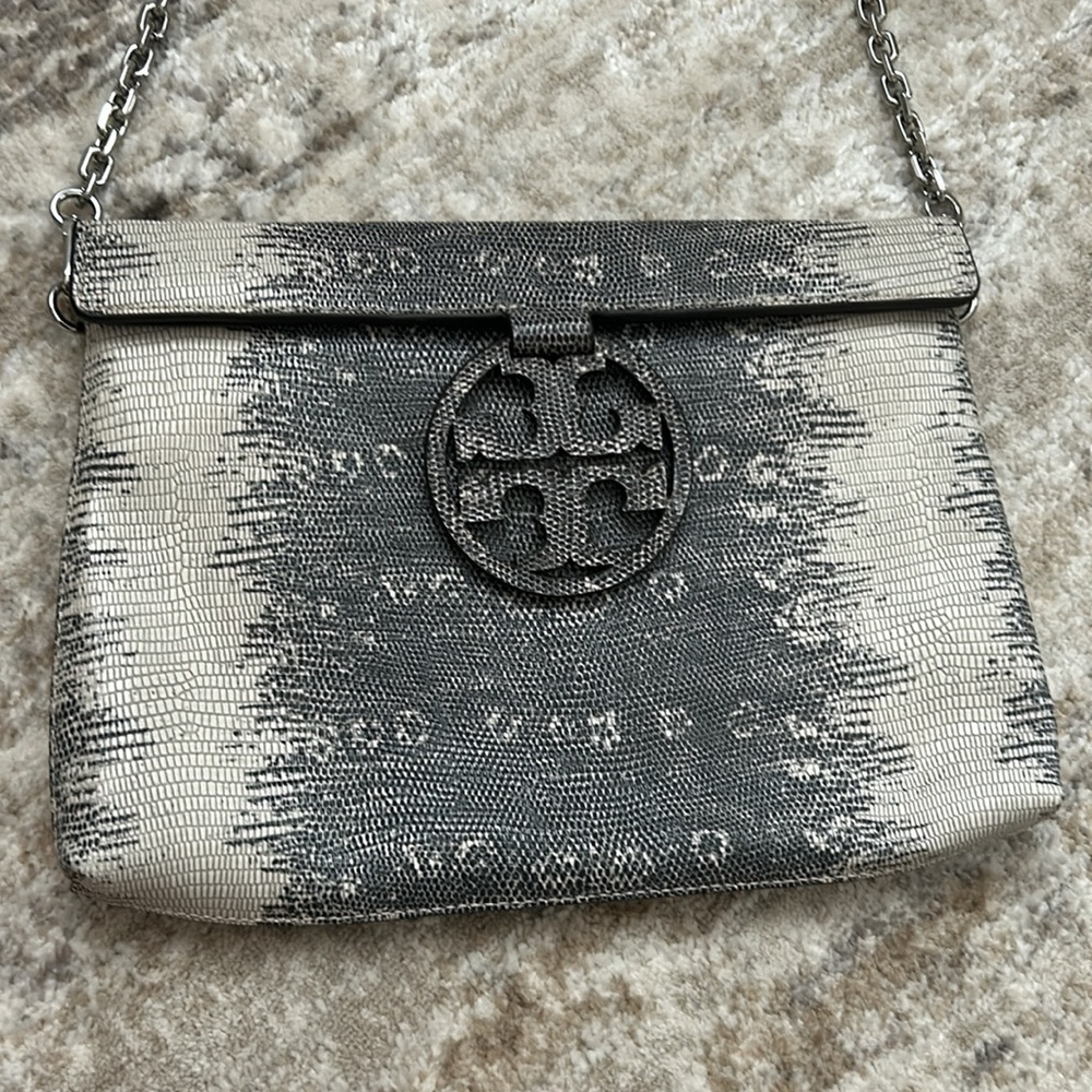 tory burch unique snakeskin ombré handbag with chain strap - Picture 3 of 7